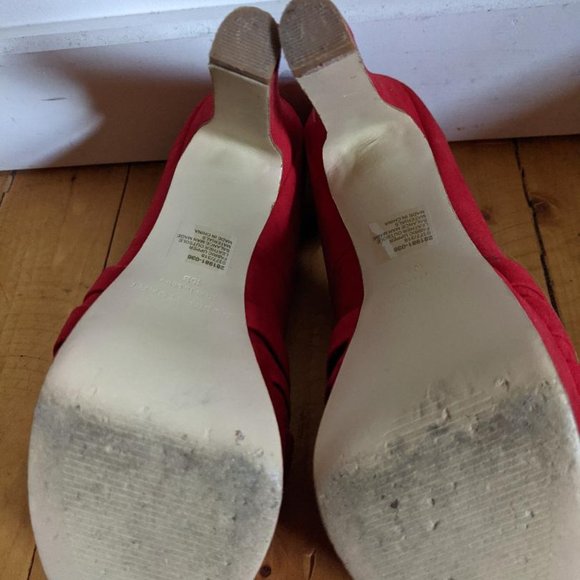 Red hot heels - Picture 5 of 5